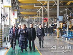 山東臨工與鑫?？萍寂e行產品交機暨戰(zhàn)略合作簽約儀式